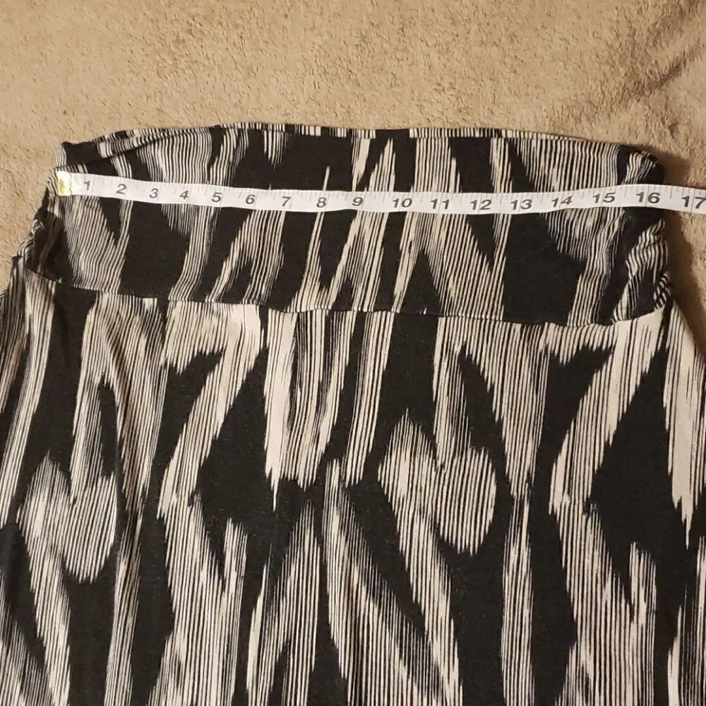 WORTHINGTON Maxi skirt. Black and tan